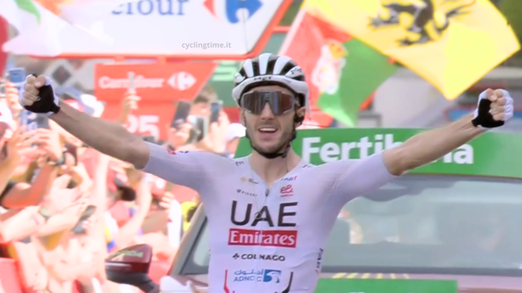 Adam Yates firma l'impresa a Granada adam-yates-cyclingtime