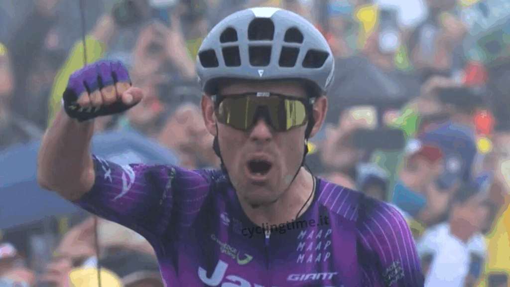 O'Connor solitario a Courchevel e Pogacar sempre più giallo cyclingtime-oconnor
