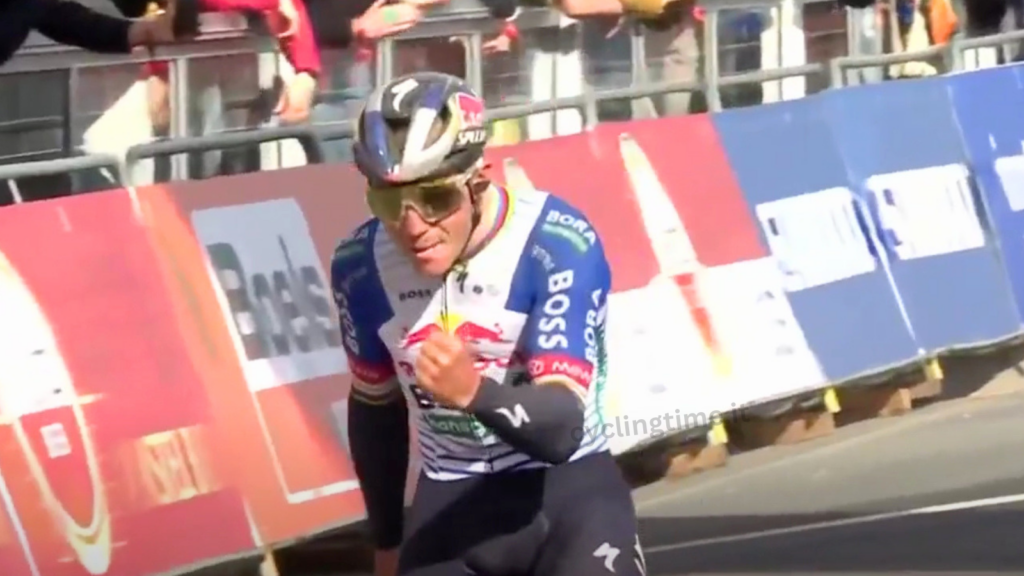 Evenepoel brucia Skjelmose all'Amstel cyclingtime-remco-evenepoel-amstel