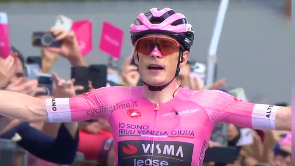 La prima in rosa di Vingegaard cyclingtime-jonas-vingegaard