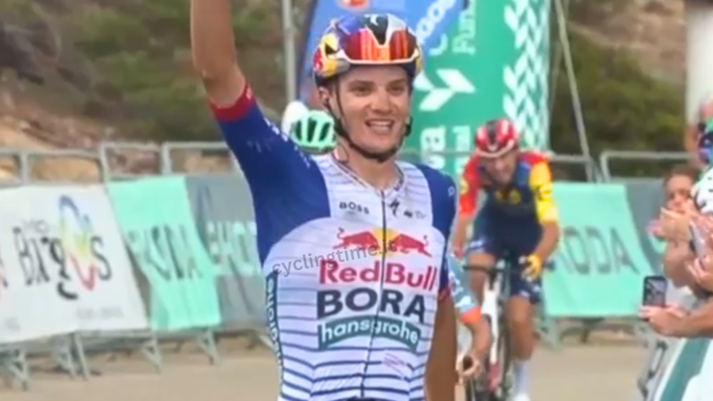 Pellizzari e Gall festeggiano alla Vuelta a Burgos cyclingtime-giulio-pellizzari