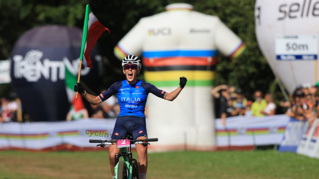 Corvi campionessa del mondo cross country cyclingtime-valentina-corvi